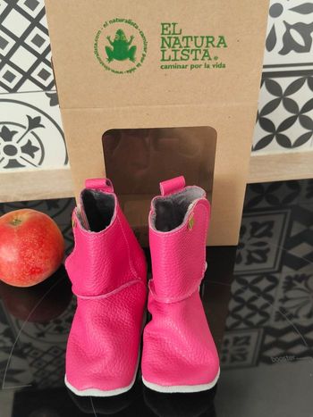 Chaussons en cuir tout doux et souple fille. Taille 22. Neuf. El naturalista