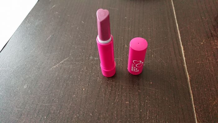 Rouge à lèvres neuf