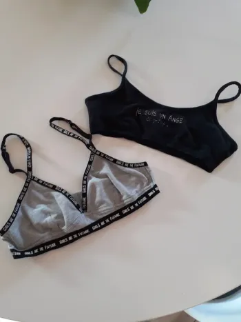 Lot 2 brassières