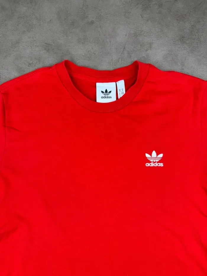 T-shirt Adidas Rouge Logo Brodé Taille M - photo numéro 3