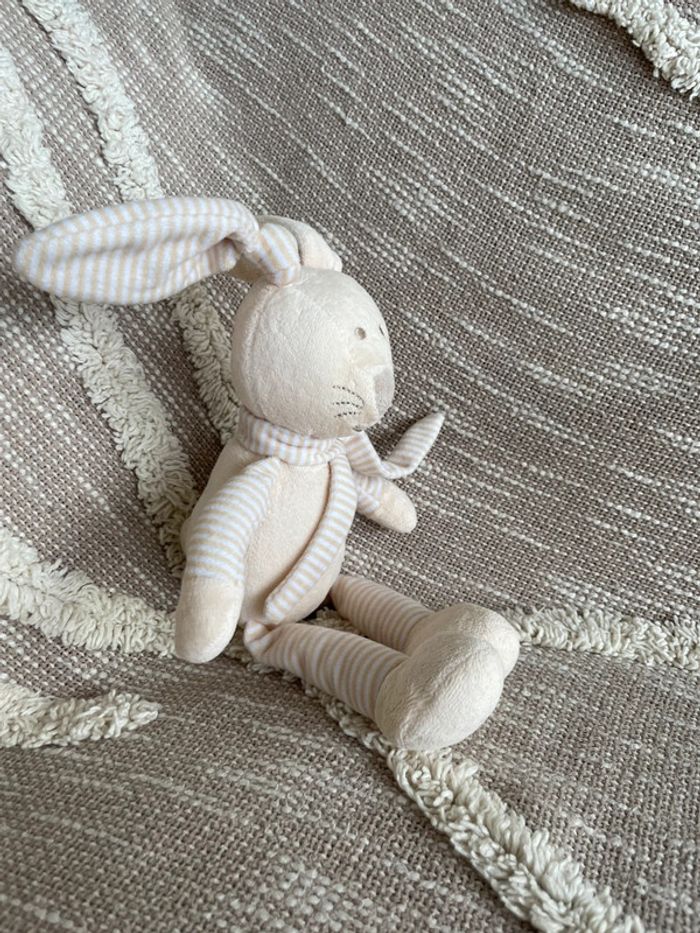 Peluche doudou 27cm gemo lapin beige blanc rayé très bon état - photo numéro 2