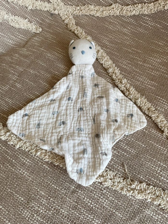 Peluche doudou plat 28cm gaz de coton obaibi chat blanc et bleu très bon état