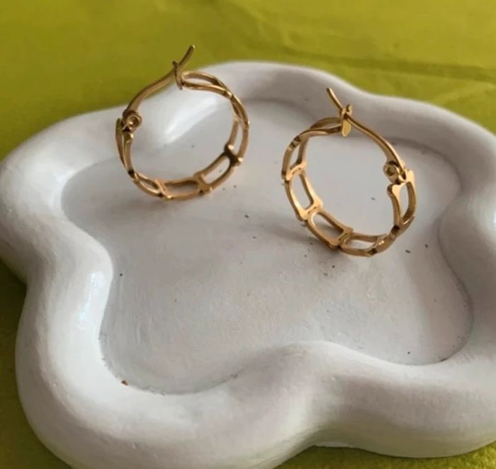 Boucles d’oreilles créoles dorées géométriques en acier inoxydable 22 mm - photo numéro 2