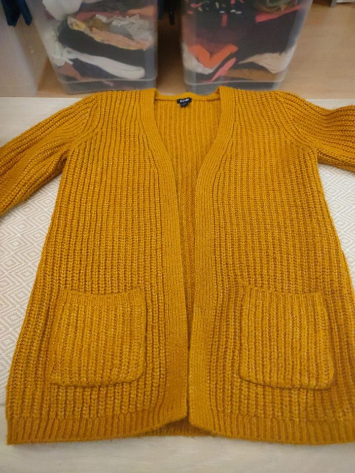 Gilet grosse maille Kiabi moutarde 8 ans - photo numéro 3