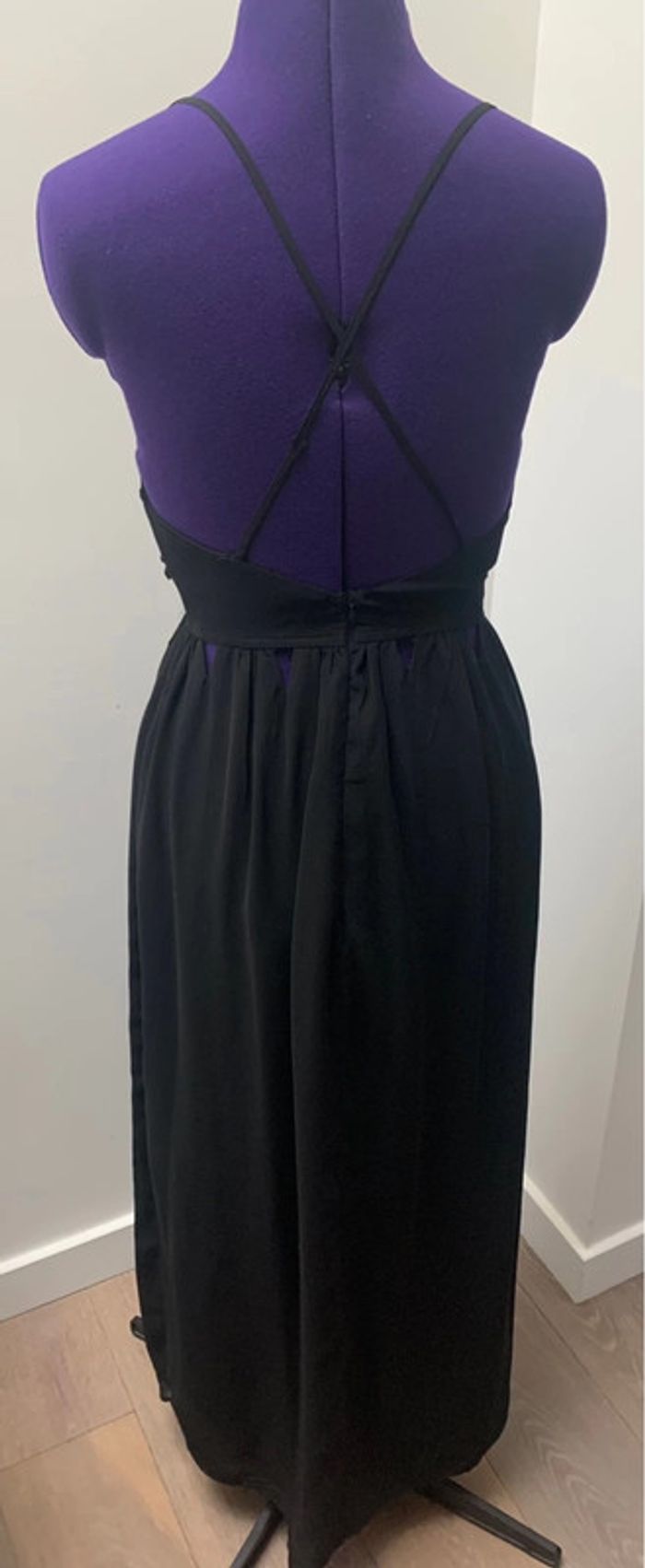 Robe longue noire - photo numéro 3