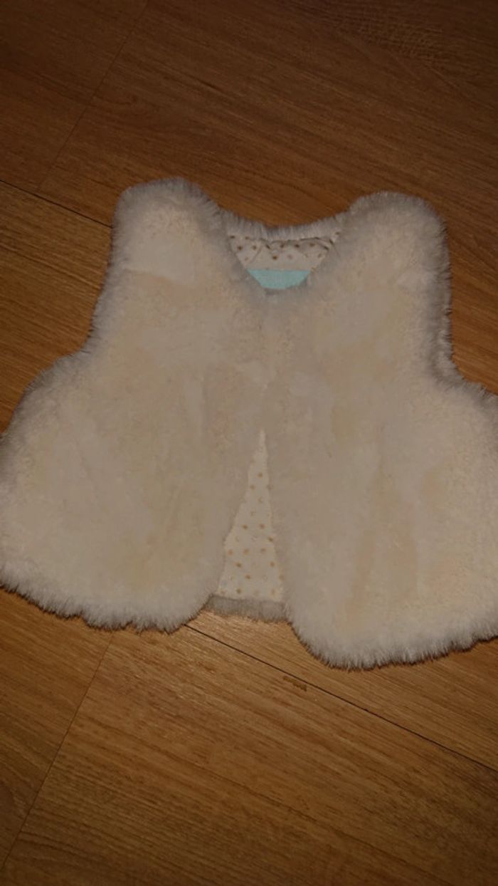 Veste sans manches toute douce blanche