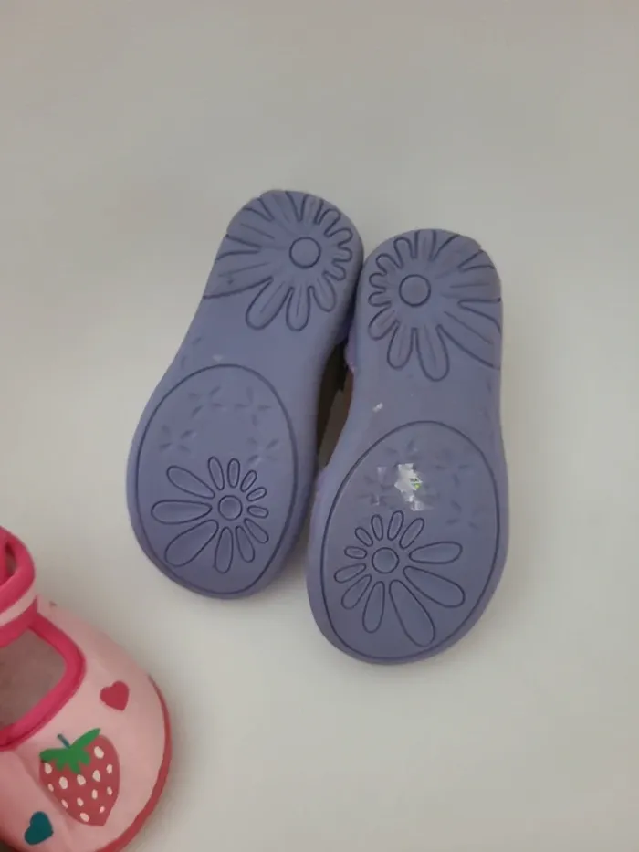 Lot chaussons chaussures fille - photo numéro 3