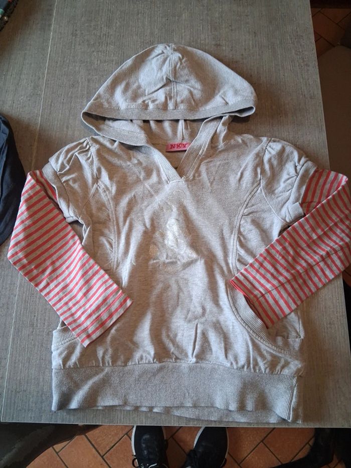 T-shirt manches longues à capuche 6ans NKY