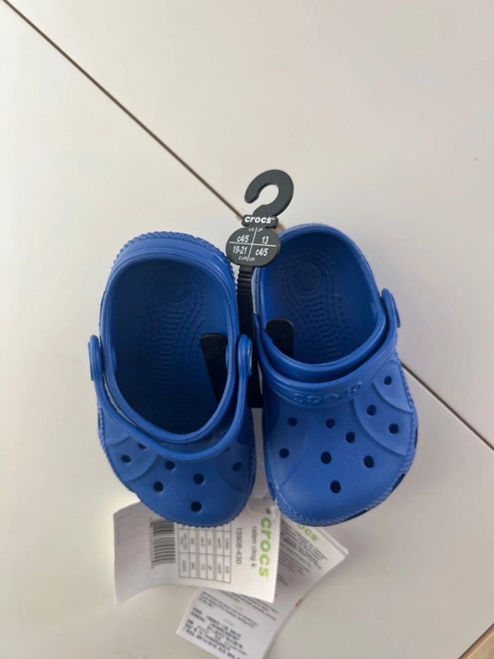 Crocs bébé neuves avec étiquette - photo numéro 5