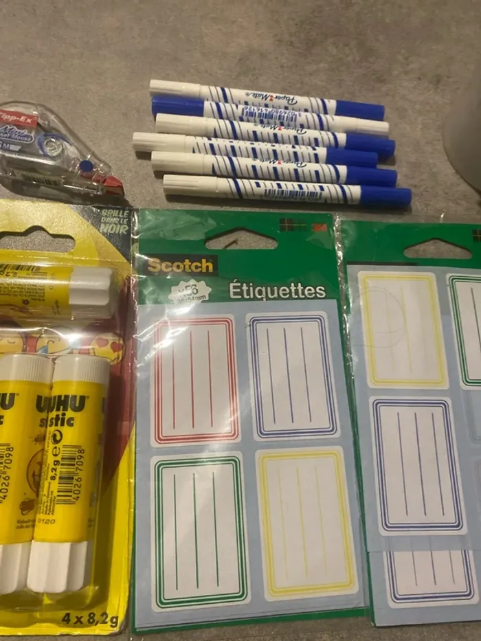 Lot de fournitures scolaires - photo numéro 3