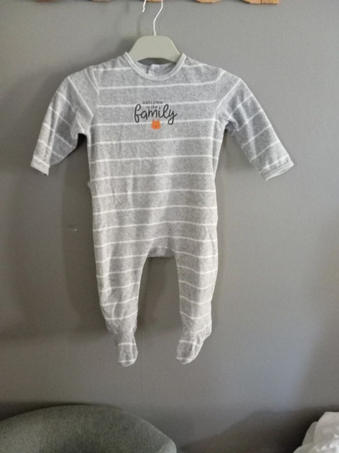 Pyjama taille 12 mois
