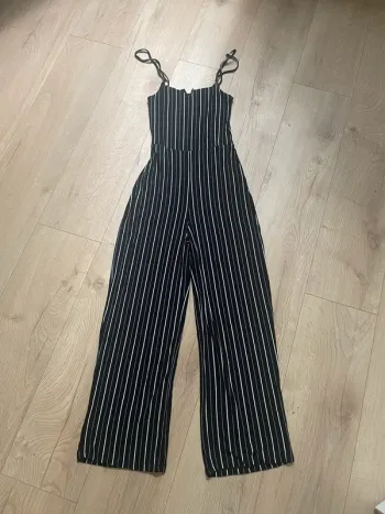 Combinaison rayée noir et blanc