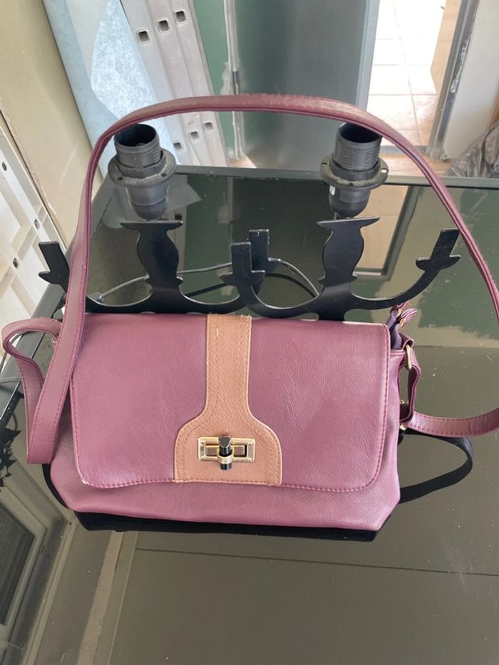 Sac à main de couleur bordeaux - photo numéro 4