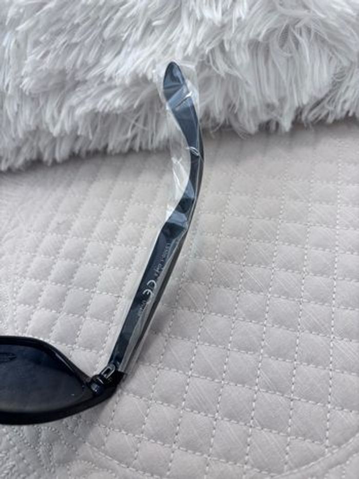 Lunette de soleil mixte - photo numéro 4