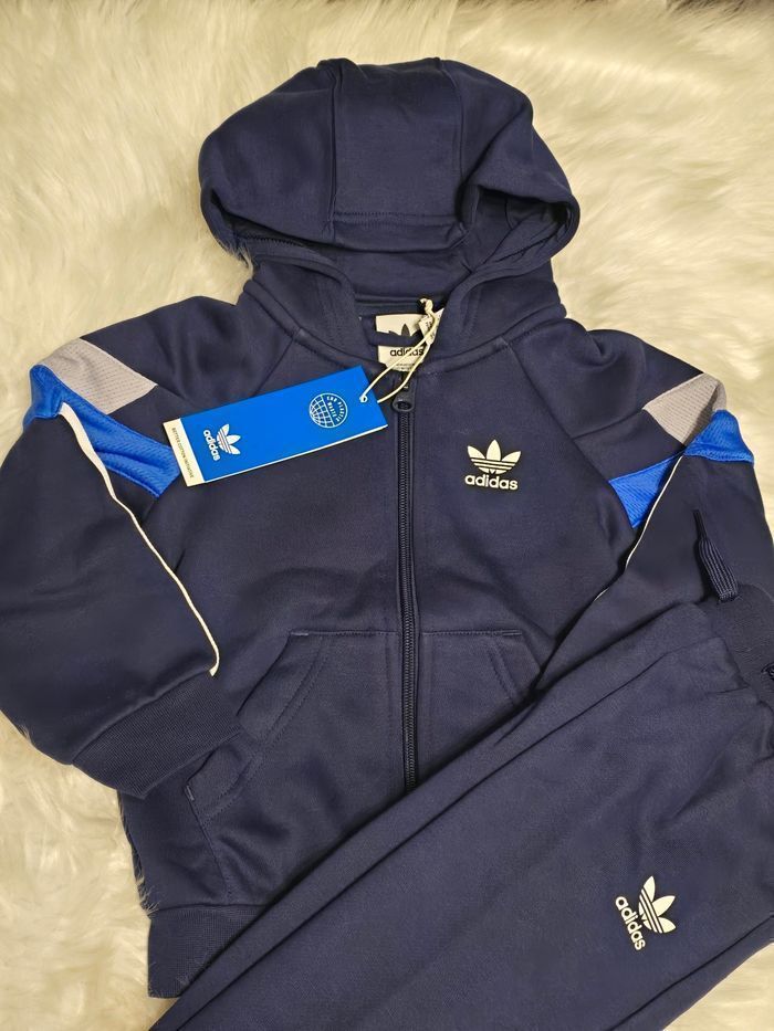 Neuf (non porté) 🏷💙😍🥰👌🤩 sublime  survetement adidas 2 ans (92cm) garçon (prix ferme)🤩😍💙 - photo numéro 3