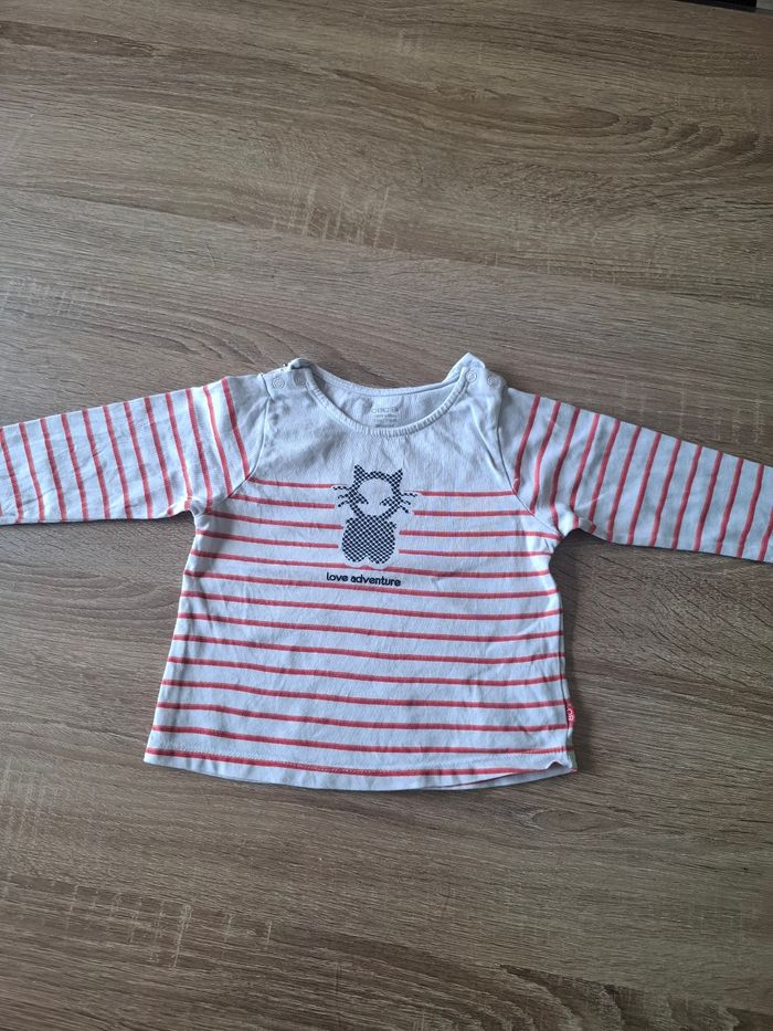 Jolie sweat Manches longues léger fille taille 12mois. Très bon état. Marque obaibi