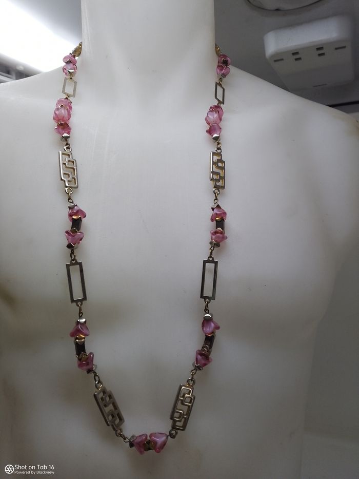 Ancien collier long sur toi