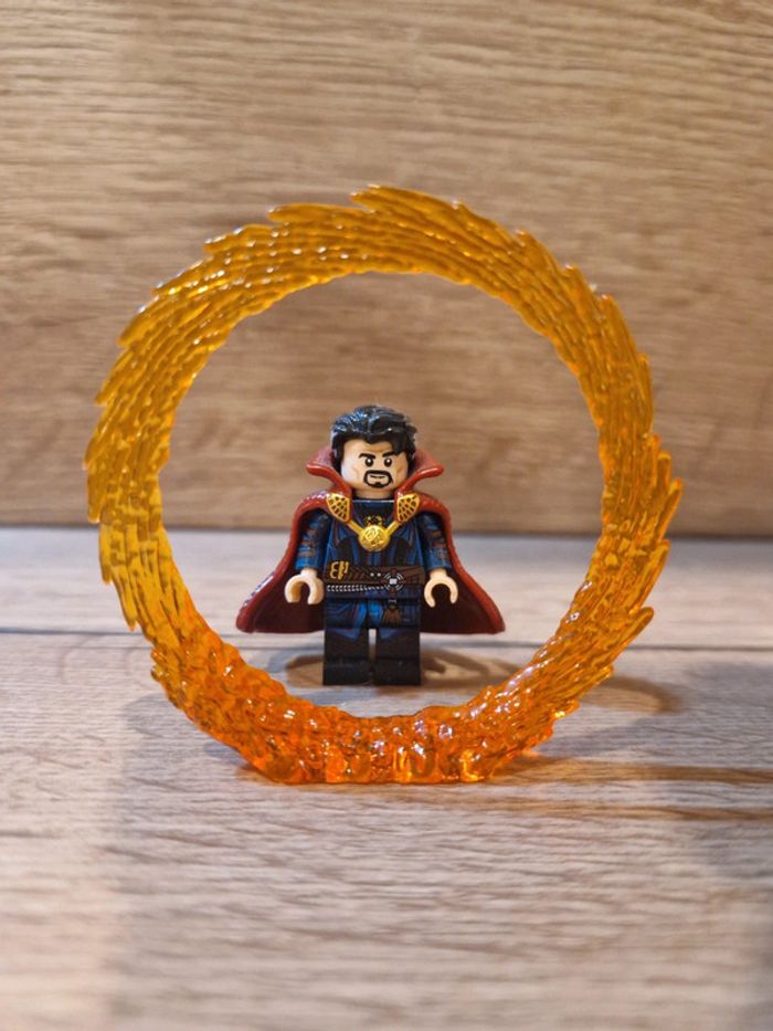 Figurine type lego Docteur Strange Spiderman avec portail Marvel - photo numéro 3