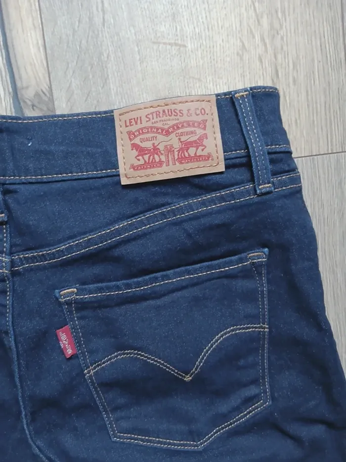 Jean levis 311 skinny 26x30 FR36 bleu brut marine - photo numéro 2