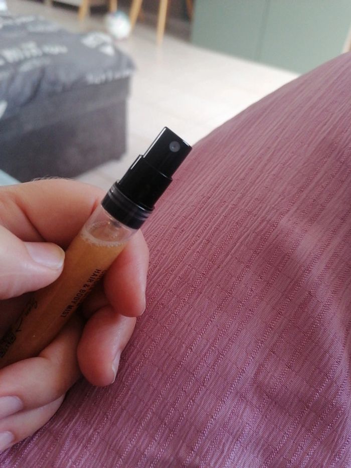 Brume pailletée dorée neuve I want you naked 12ml - photo numéro 5
