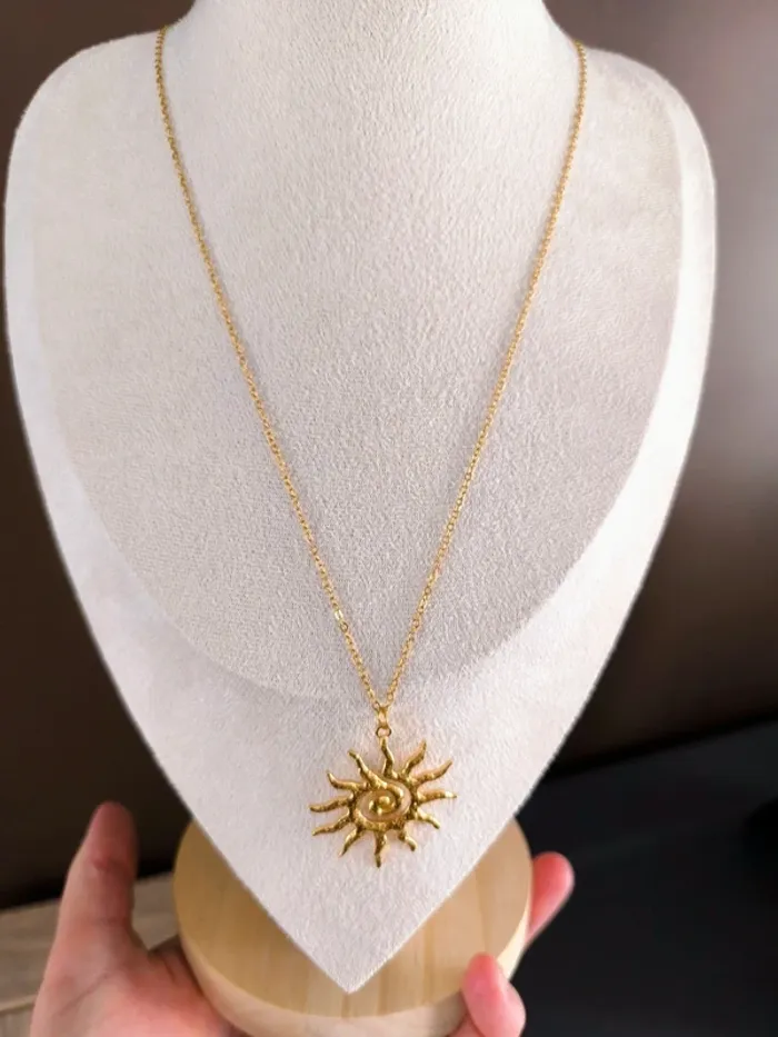 Sautoir ou collier long avec soleil - photo numéro 10