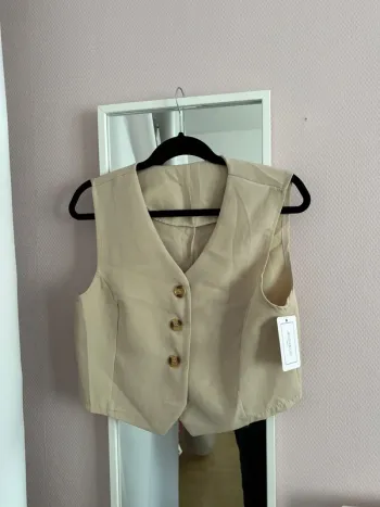 Top beige sans manche - neuf avec étiquette