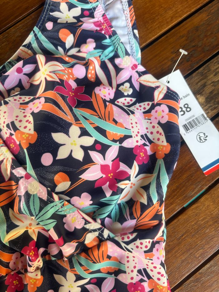 Maillot de bain 1 pièce Out of swim taille 38 neuf - photo numéro 2