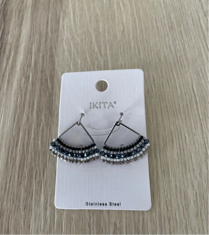 Magnifiques boucles d’oreilles neuves Ikita