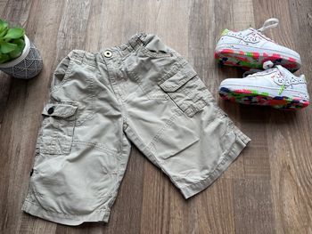 - Short Tissaia - 9 ans - Bon état, petit accro 