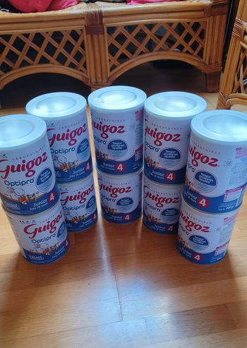 10 boîtes de lait Guigoz optipro 4