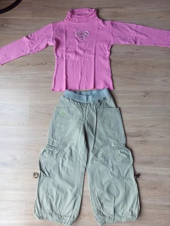 T-shirt manches longues col roulé rose pantalon kaki 4 ans roxy