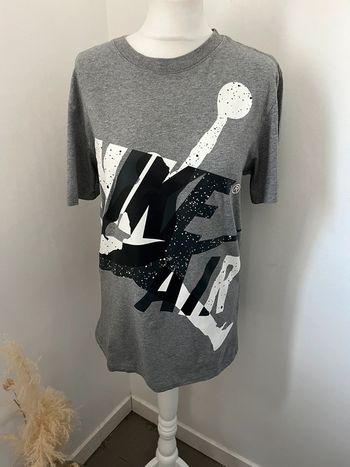 T-shirt gris Nike air Jordan S comme neuf