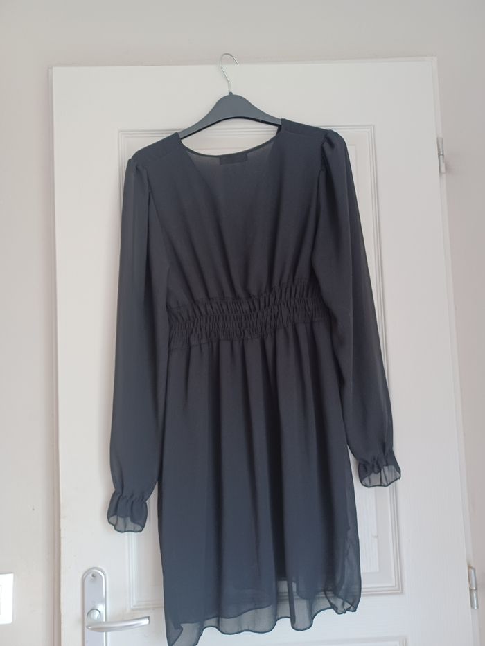 Robe noire - photo numéro 2