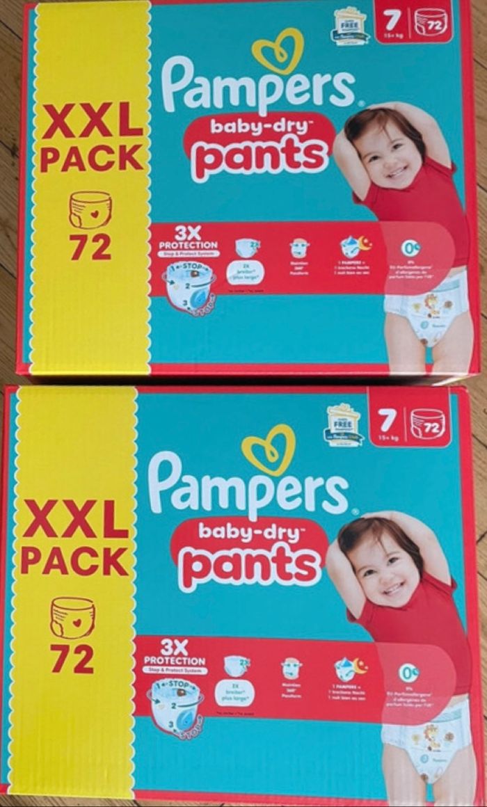 2 cartons de couches taille 7