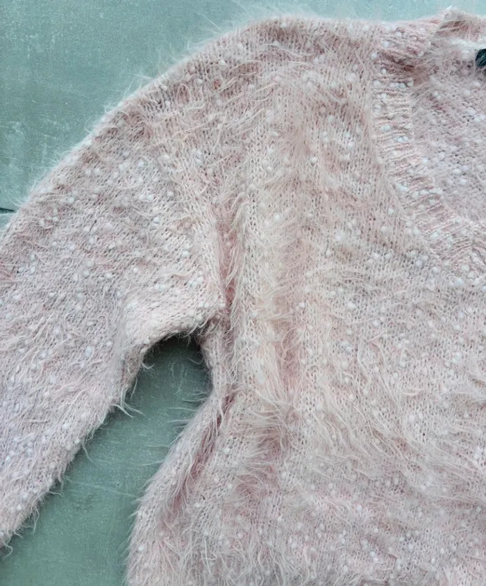 Magnifique pull tout doux rose pale - photo numéro 2