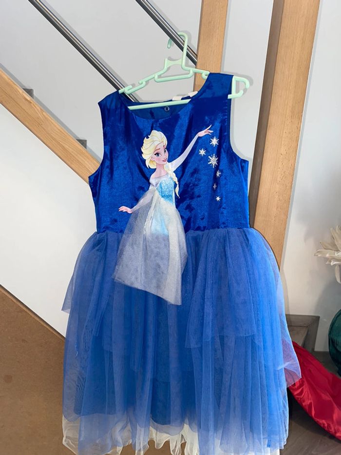 Robe 8/9 ans H&M la reine des neiges