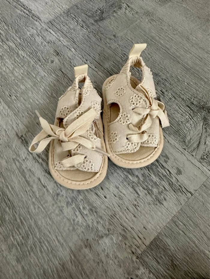 Lot de paires de chaussures. - photo numéro 3