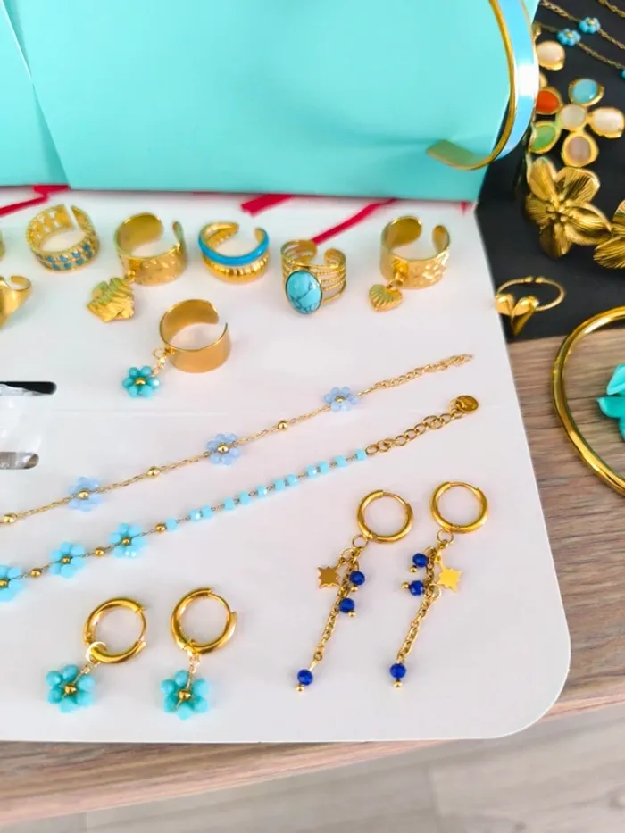 Lot de 40 bijoux dorés et turquoises - photo numéro 9