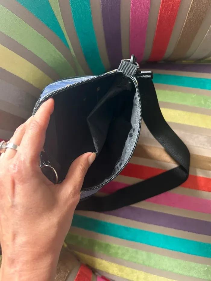 Sac bandoulière léger bleu en soie avec motif éléphant doré - photo numéro 7