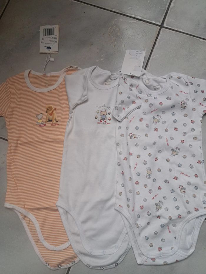 Lot de 3 bodys Chicco, t. 3 ans