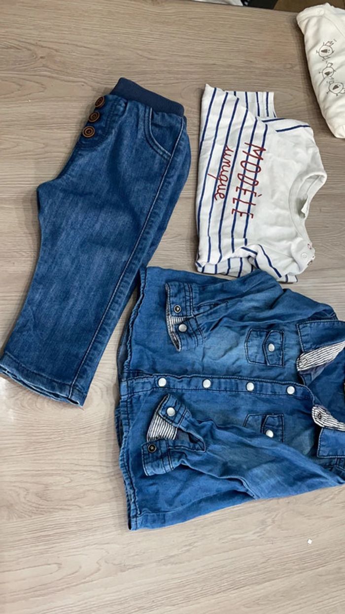 Lot de 4 vêtement tape à l œil en 9 mois