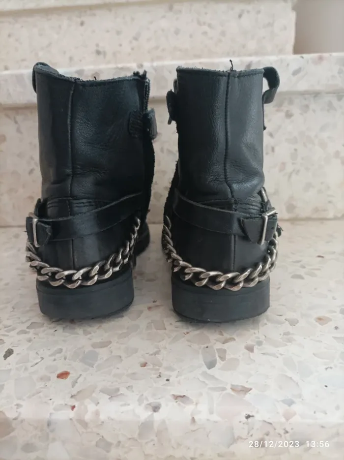 Bottines noires 32 - photo numéro 4