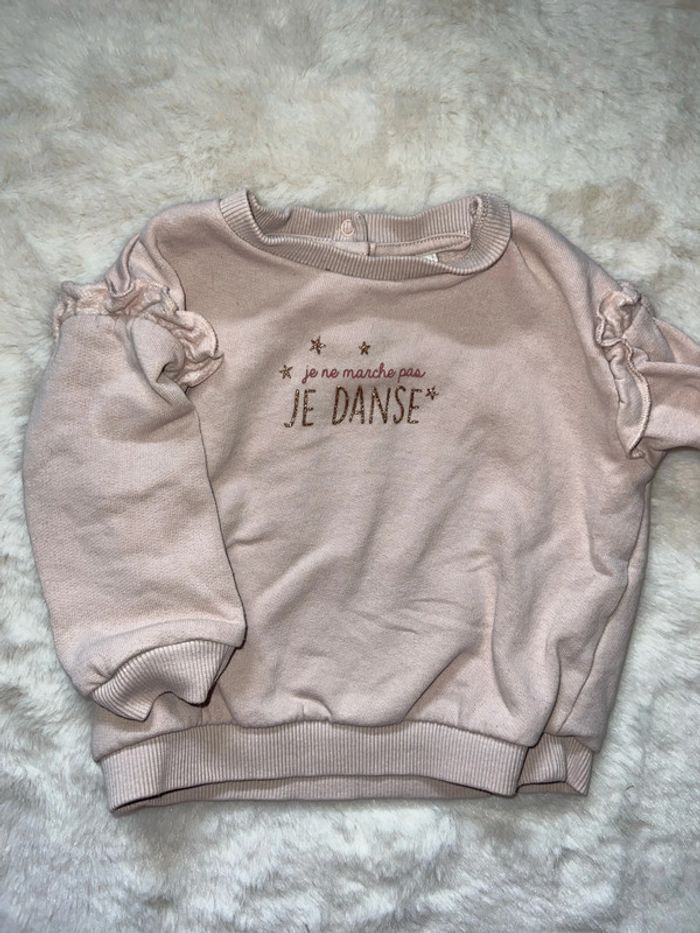 Pull lège 9 mois