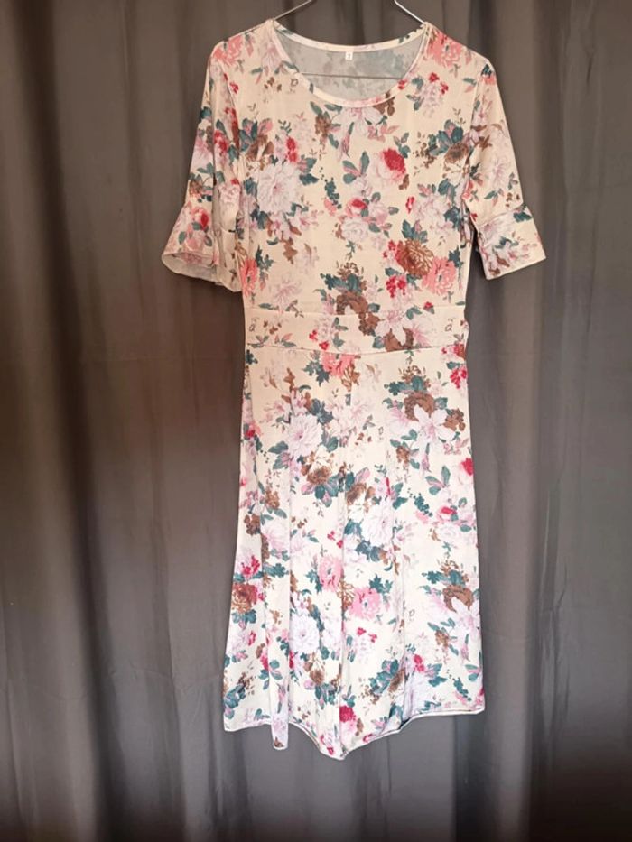 Robe mi longue.
