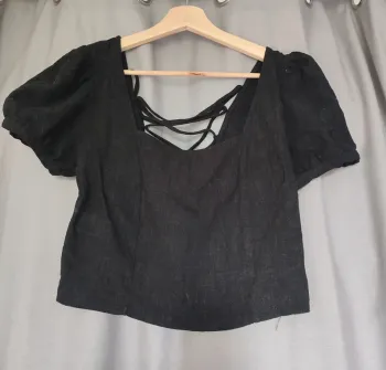 Crop top noir - corset et nœuds