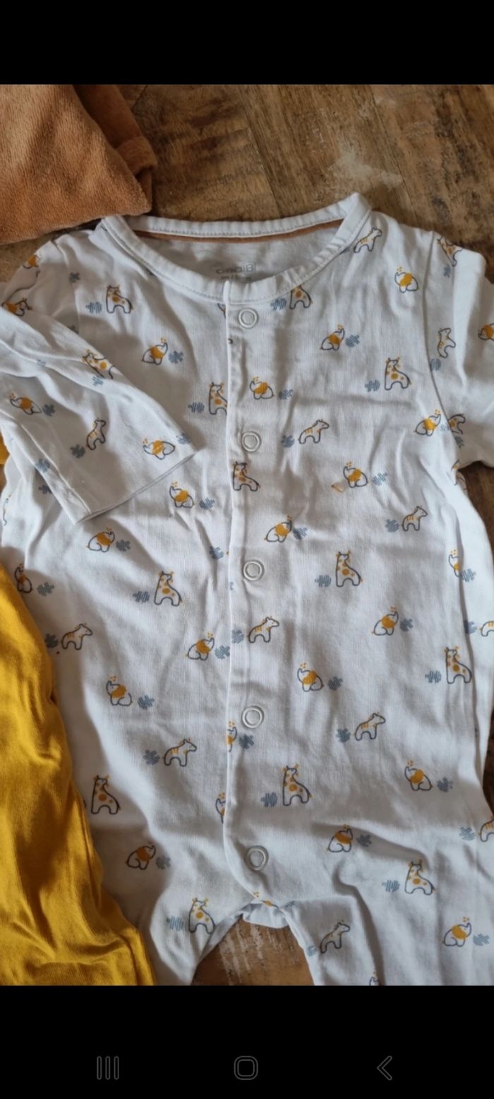 Lot pyjamas 3 mois - photo numéro 3