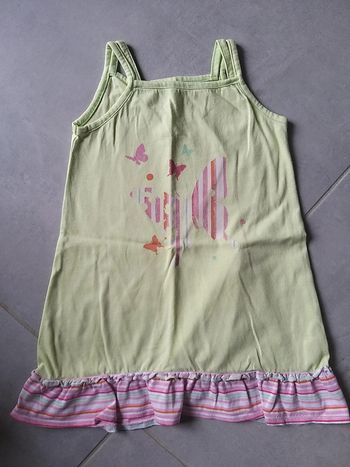 Robe avec fines brettelles en 18 mois