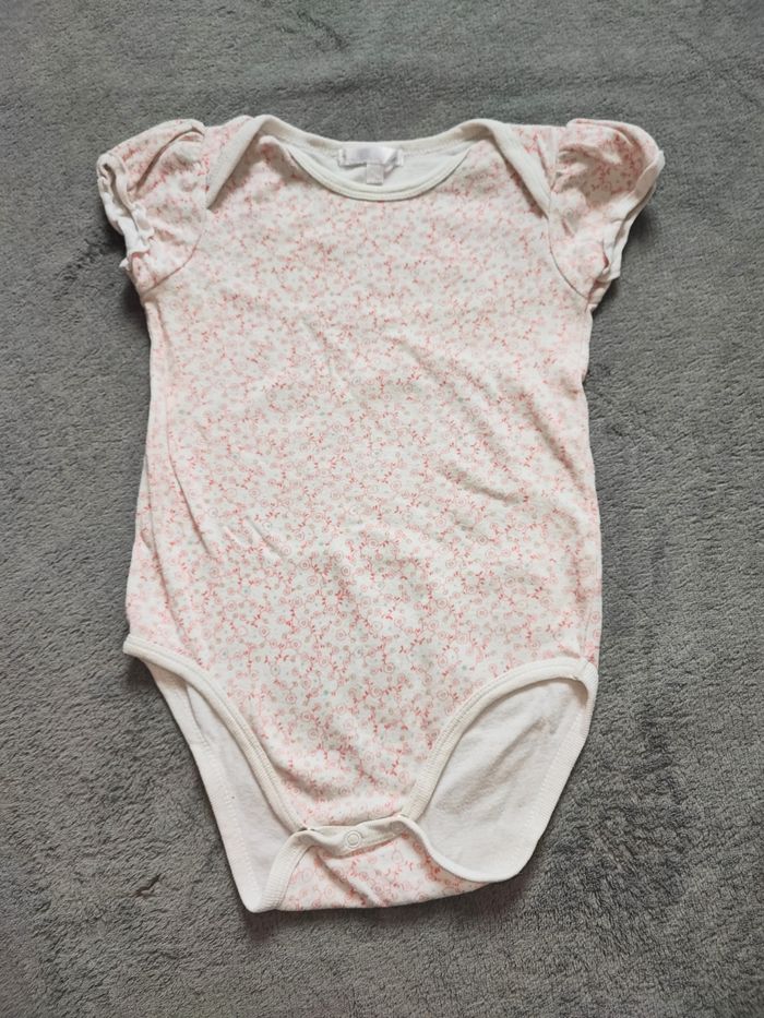 Lot de 6 bodies 24 mois (86) - photo numéro 7