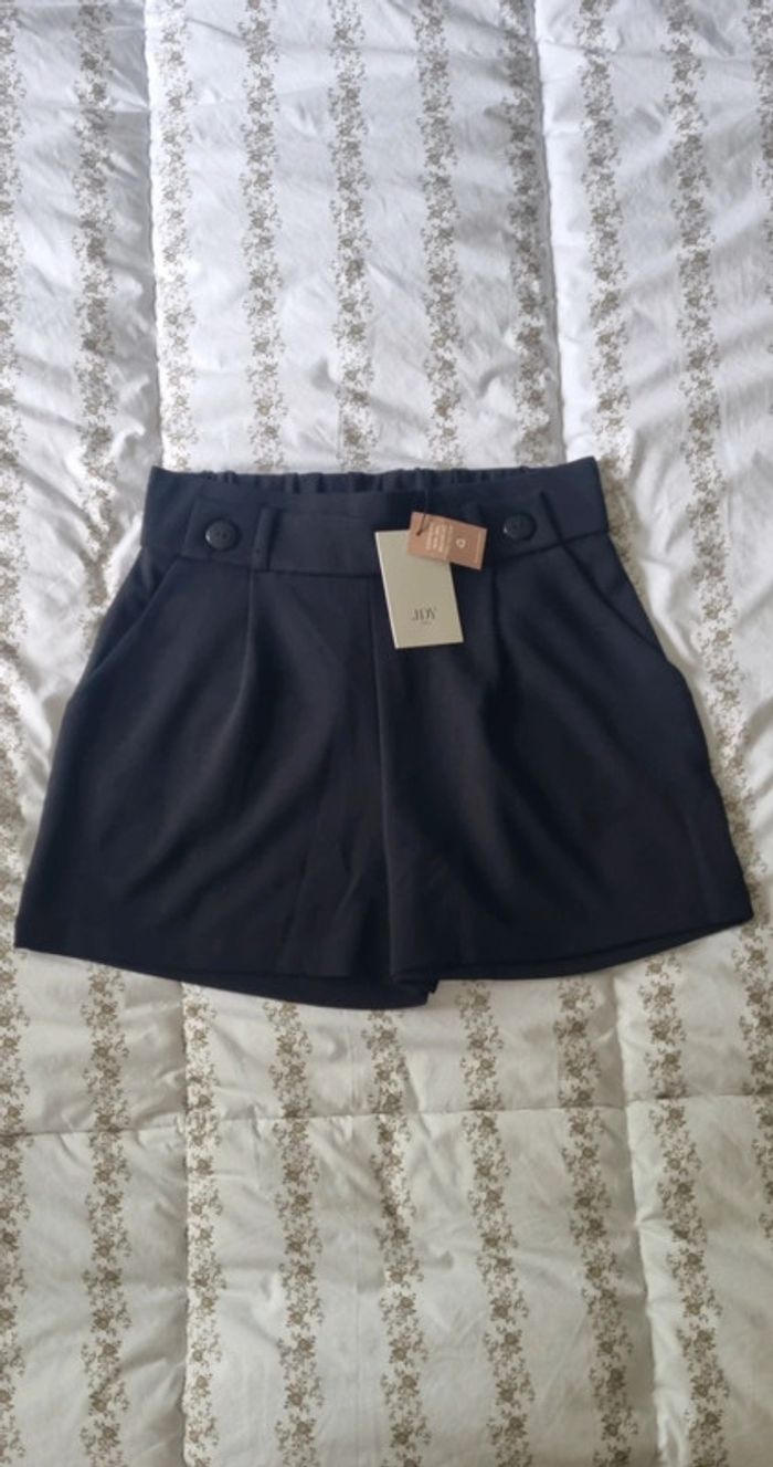 Short fluide JDY neuf