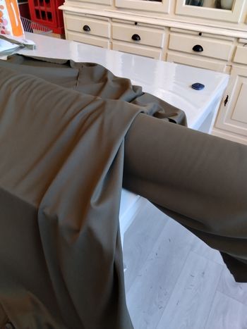 Tissu neuf en provenance de l' armée Française kaki